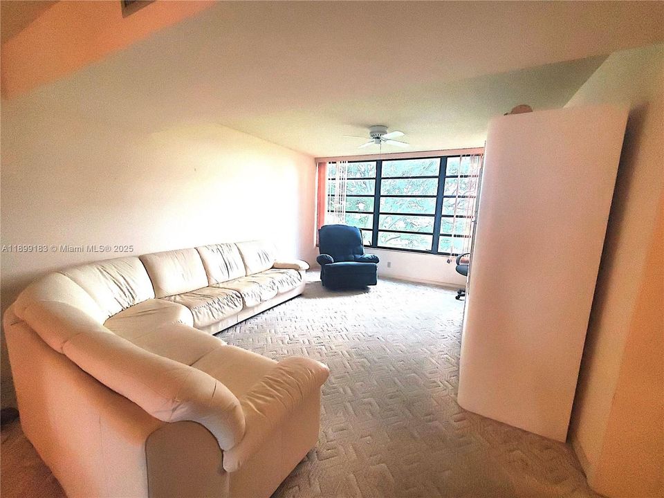 Active With Contract: $245,000 (2 beds, 2 baths, 1385 Square Feet)