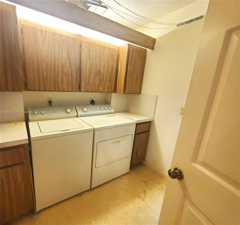 Active With Contract: $245,000 (2 beds, 2 baths, 1385 Square Feet)