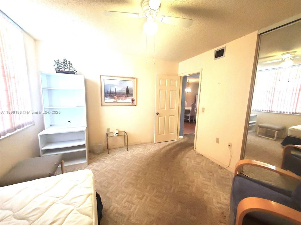 Active With Contract: $245,000 (2 beds, 2 baths, 1385 Square Feet)