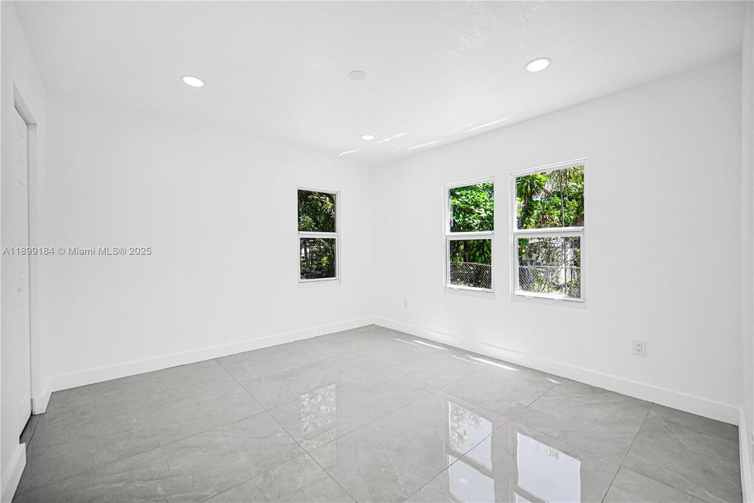 待售: $550,000 (3 贝兹, 2 浴室, 1284 平方英尺)