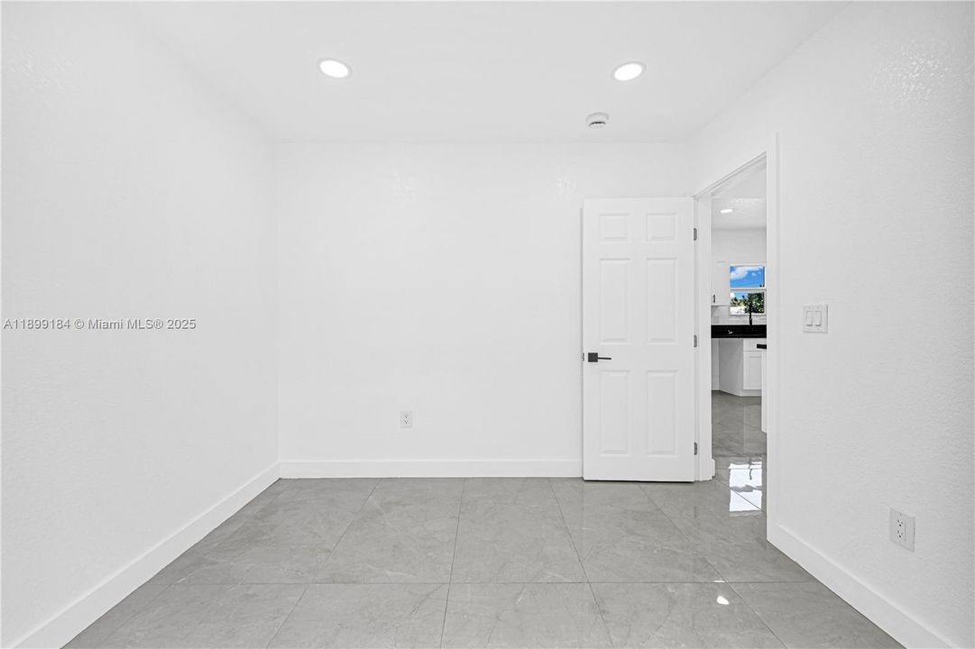 待售: $550,000 (3 贝兹, 2 浴室, 1284 平方英尺)