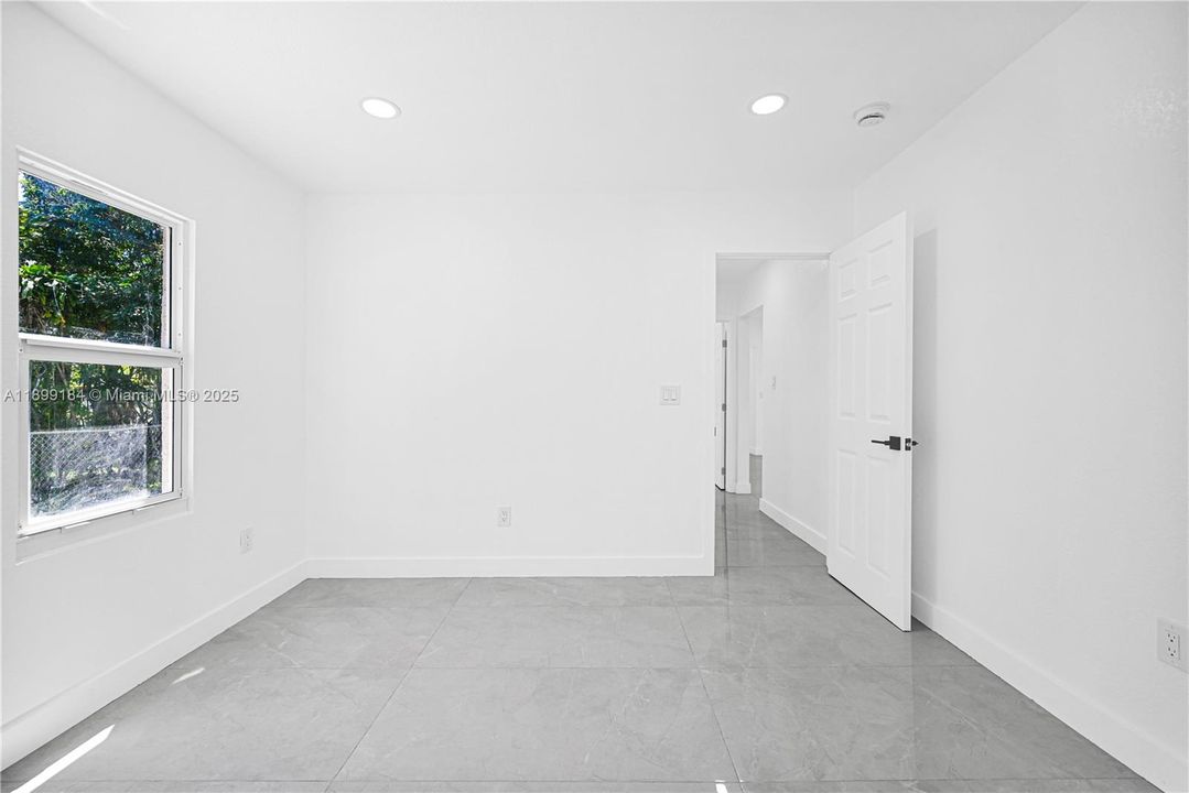 待售: $550,000 (3 贝兹, 2 浴室, 1284 平方英尺)