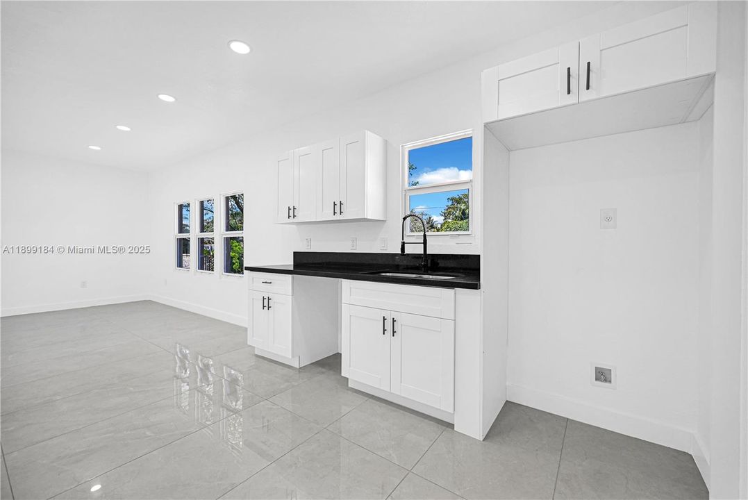 待售: $550,000 (3 贝兹, 2 浴室, 1284 平方英尺)