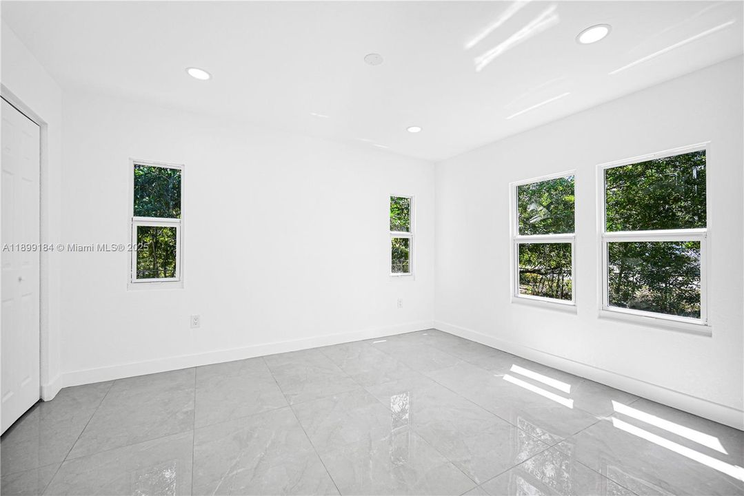 待售: $550,000 (3 贝兹, 2 浴室, 1284 平方英尺)