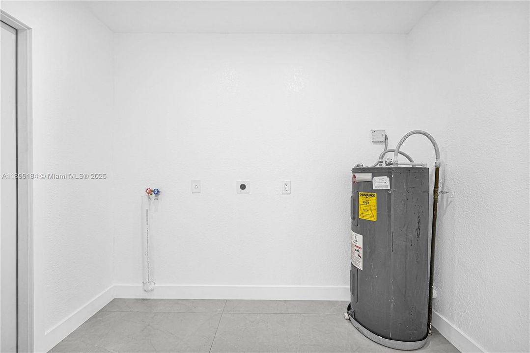 待售: $550,000 (3 贝兹, 2 浴室, 1284 平方英尺)