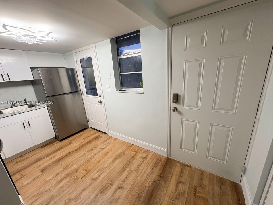 На продажу: $199,900 (1 спален, 1 ванн, 768 Квадратных фут)