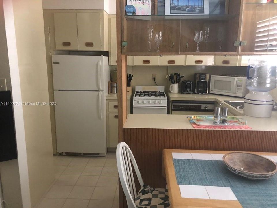 Recently Rented: $1,999 (1 beds, 1 baths, 390 Square Feet)