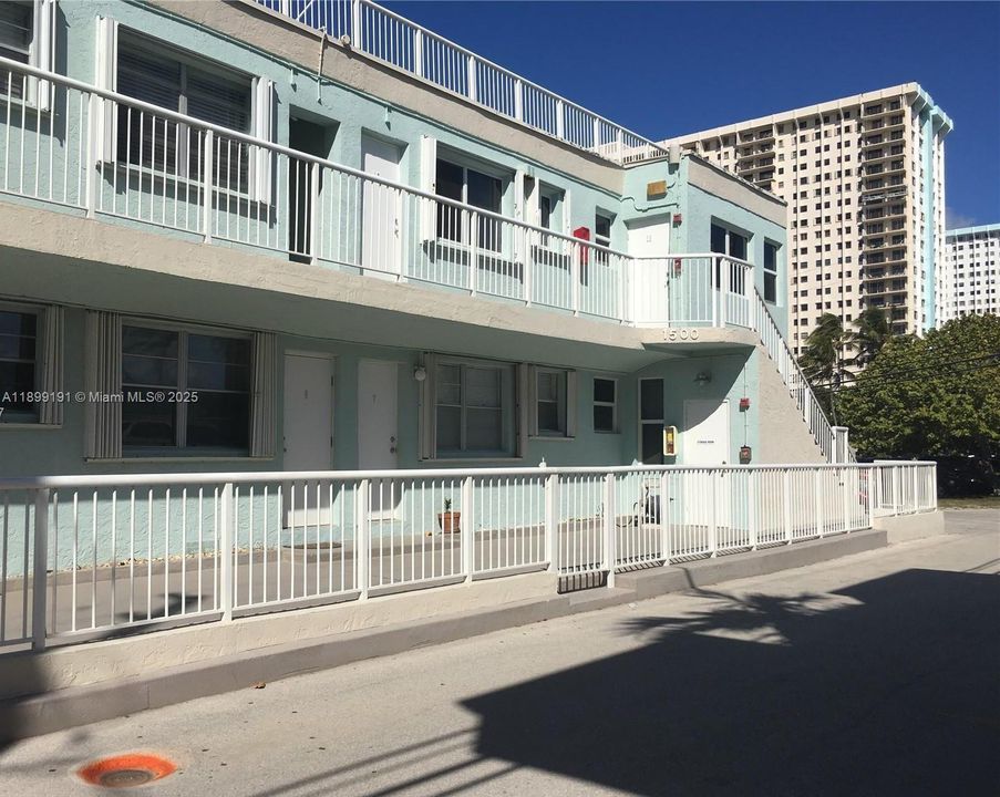 Recently Rented: $1,999 (1 beds, 1 baths, 390 Square Feet)