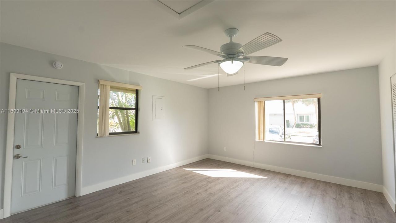 En Venta: $499,999 (3 camas, 2 baños, 1719 Pies cuadrados)