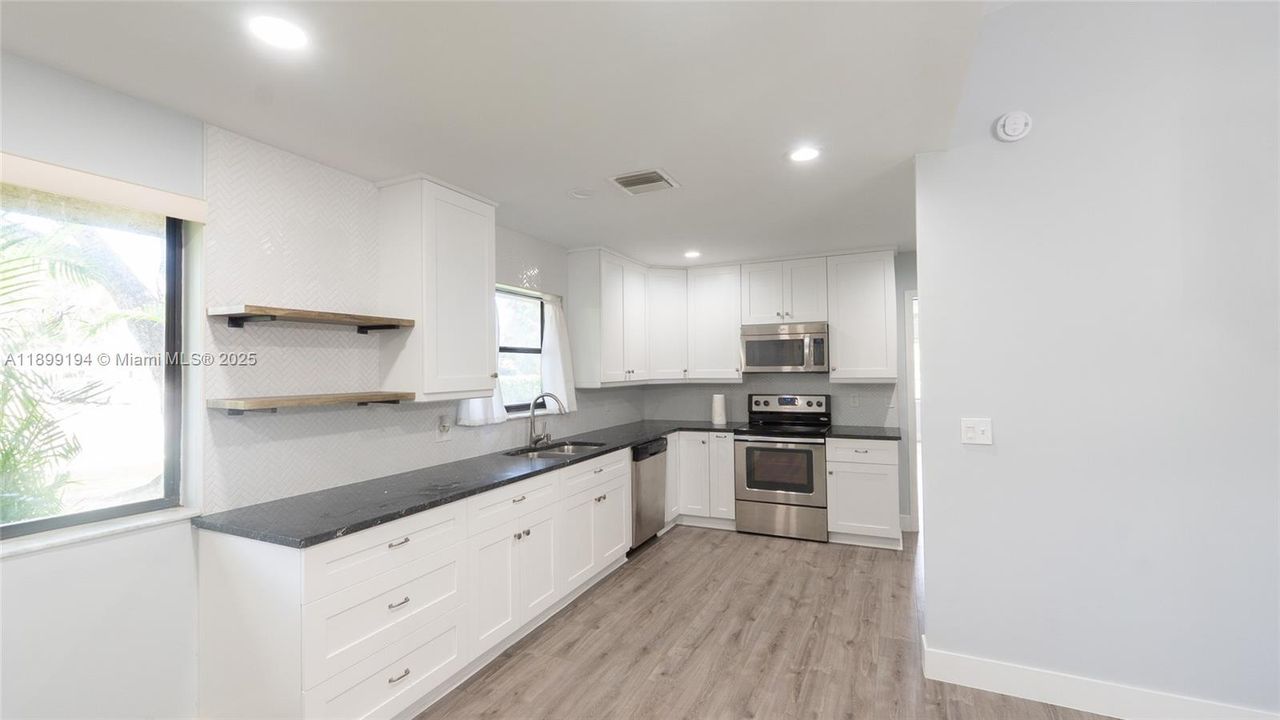 En Venta: $499,999 (3 camas, 2 baños, 1719 Pies cuadrados)