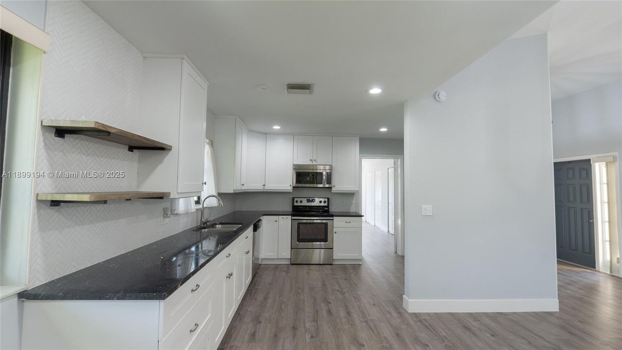 En Venta: $499,999 (3 camas, 2 baños, 1719 Pies cuadrados)