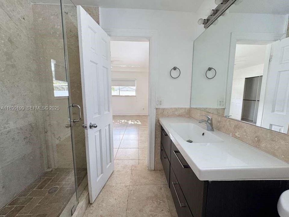 For Rent: $4,800 (4 beds, 2 baths, 1830 Square Feet)