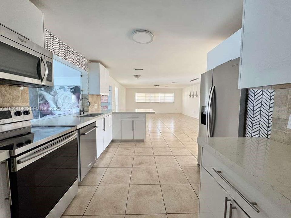 For Rent: $4,800 (4 beds, 2 baths, 1830 Square Feet)