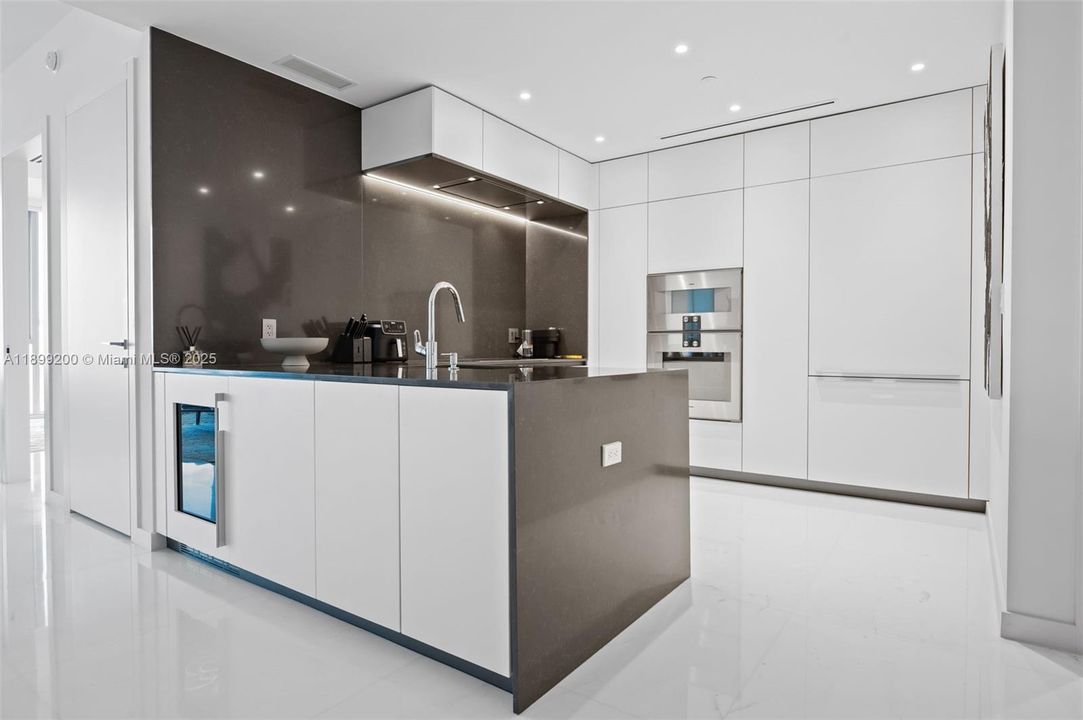 For Rent: $12,850 (2 beds, 2 baths, 1437 Square Feet)