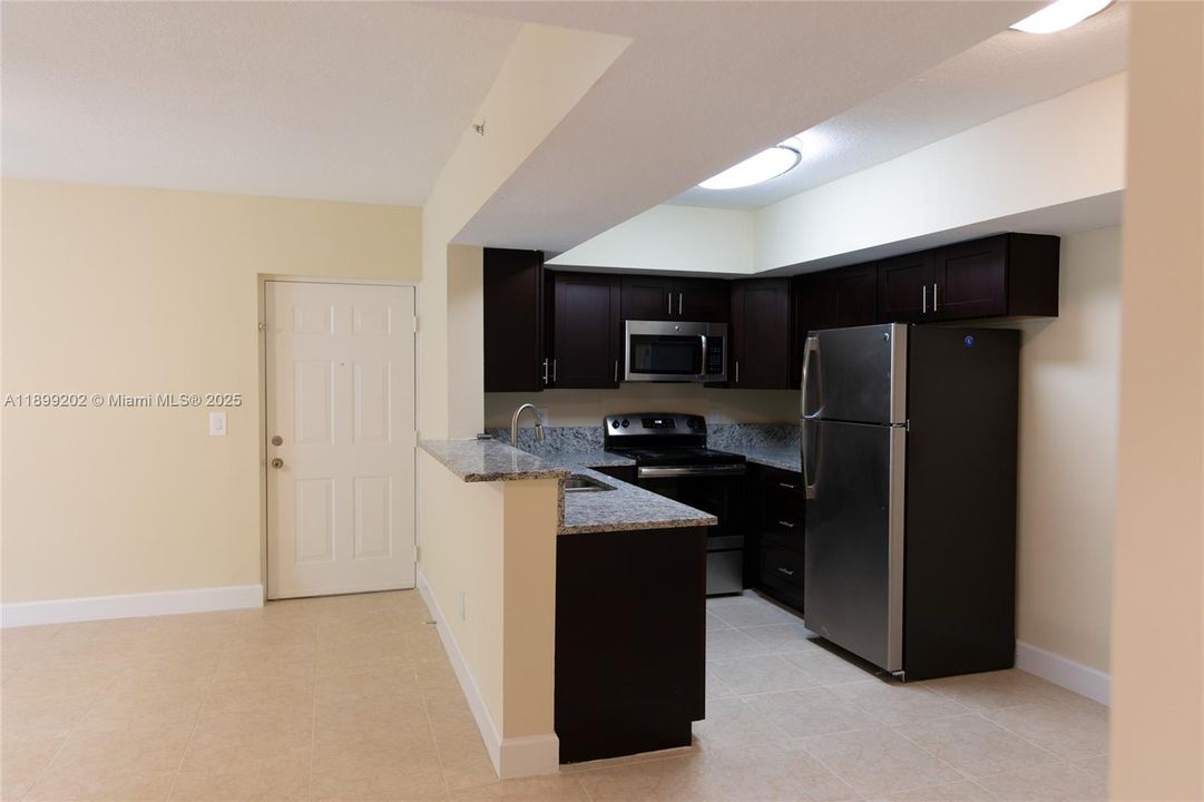 For Rent: $2,275 (2 beds, 2 baths, 1130 Square Feet)