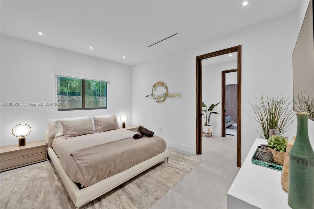 В аренду: $55,000 (9 спален, 7 ванн, 5649 Квадратных фут)