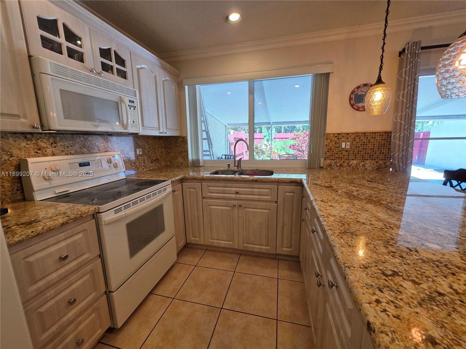 For Sale: $595,000 (3 beds, 2 baths, 1445 Square Feet)