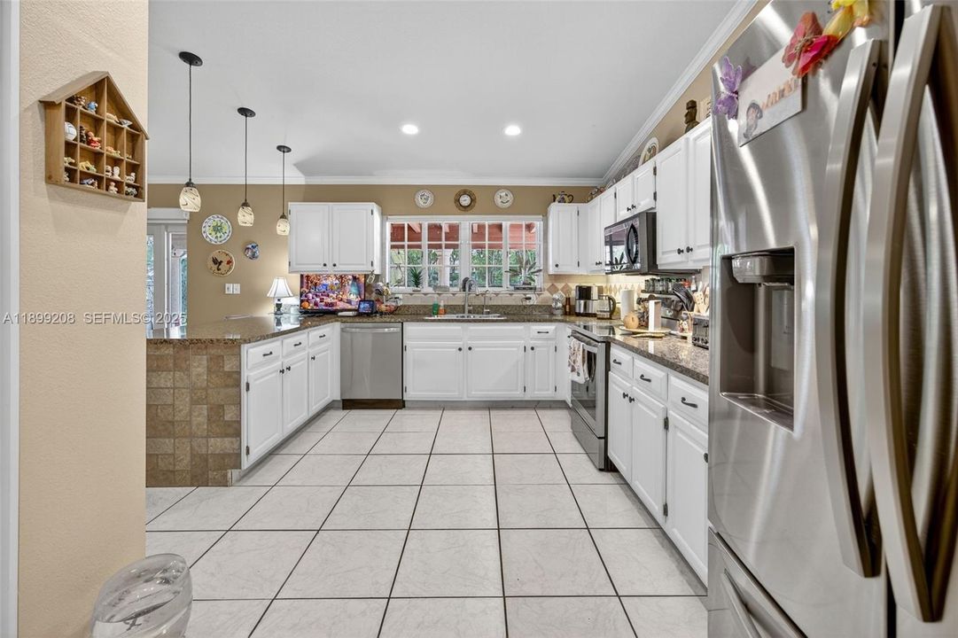 待售: $865,000 (4 贝兹, 3 浴室, 2462 平方英尺)