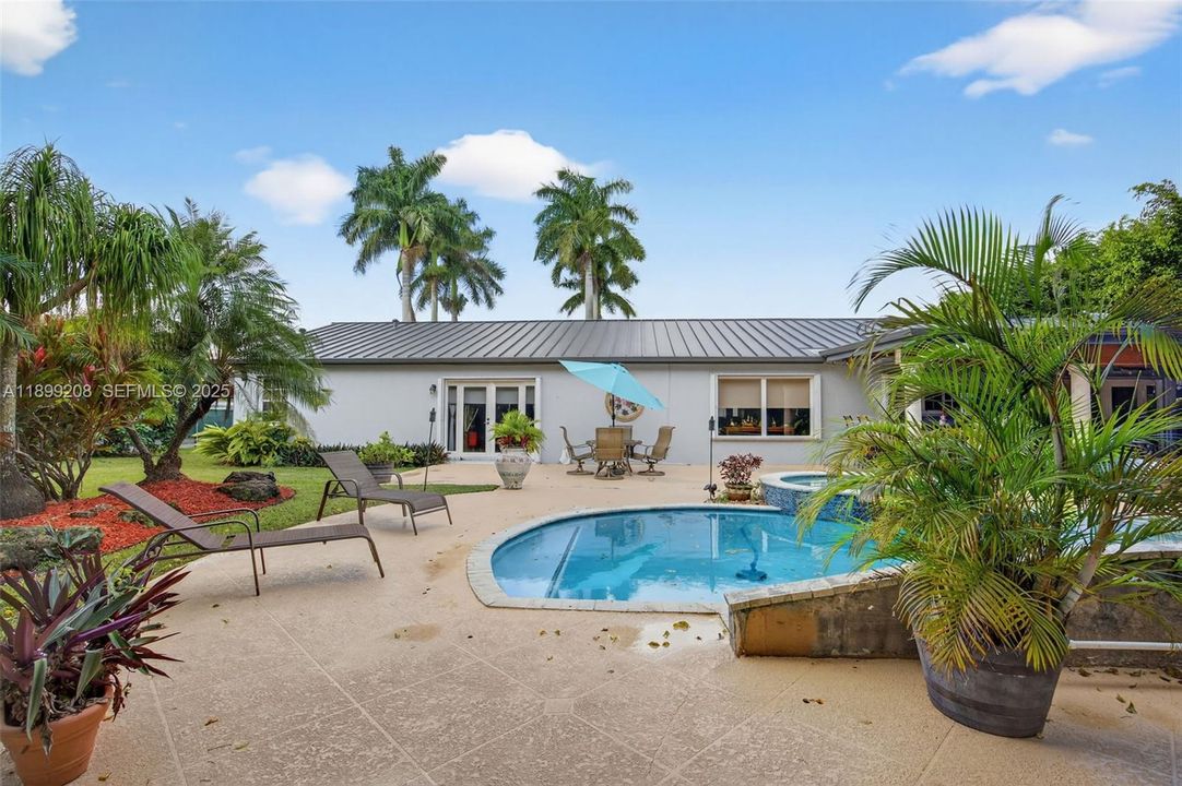 待售: $865,000 (4 贝兹, 3 浴室, 2462 平方英尺)