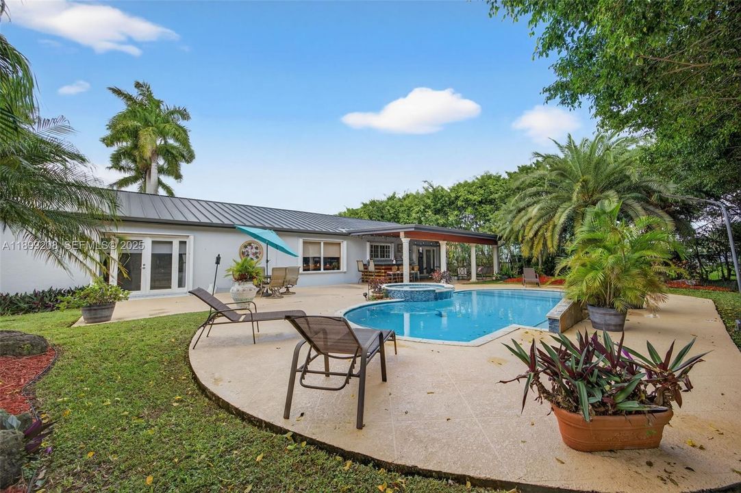 待售: $865,000 (4 贝兹, 3 浴室, 2462 平方英尺)