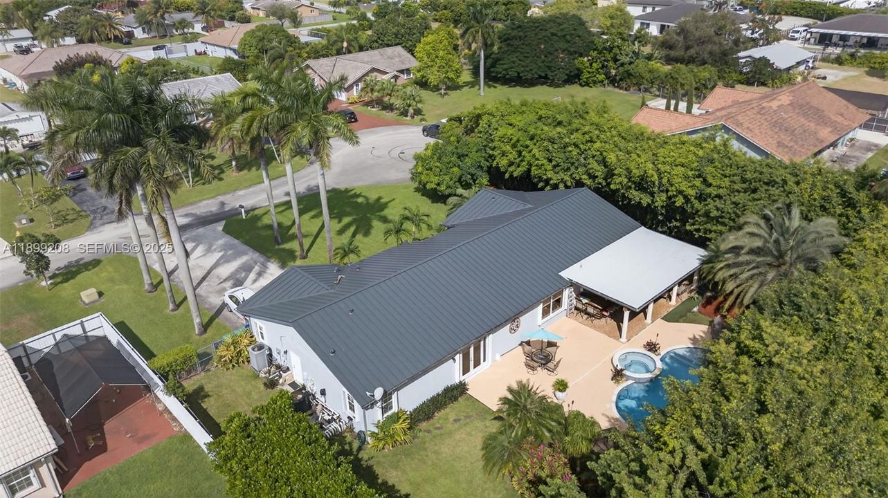 待售: $865,000 (4 贝兹, 3 浴室, 2462 平方英尺)