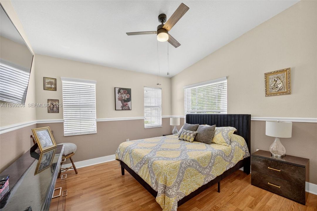 待售: $865,000 (4 贝兹, 3 浴室, 2462 平方英尺)