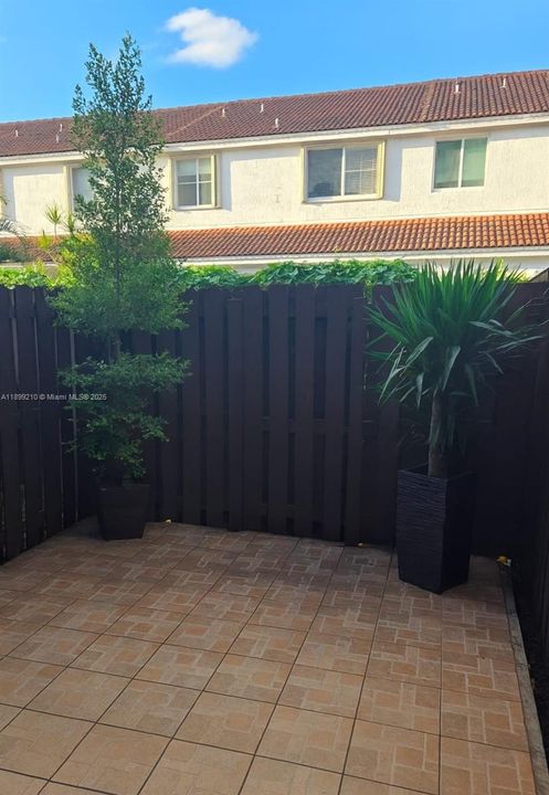 最近租的: $2,750 (3 贝兹, 2 浴室, 1120 平方英尺)