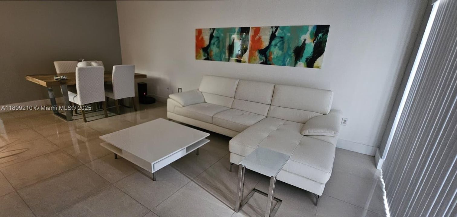 最近租的: $2,750 (3 贝兹, 2 浴室, 1120 平方英尺)