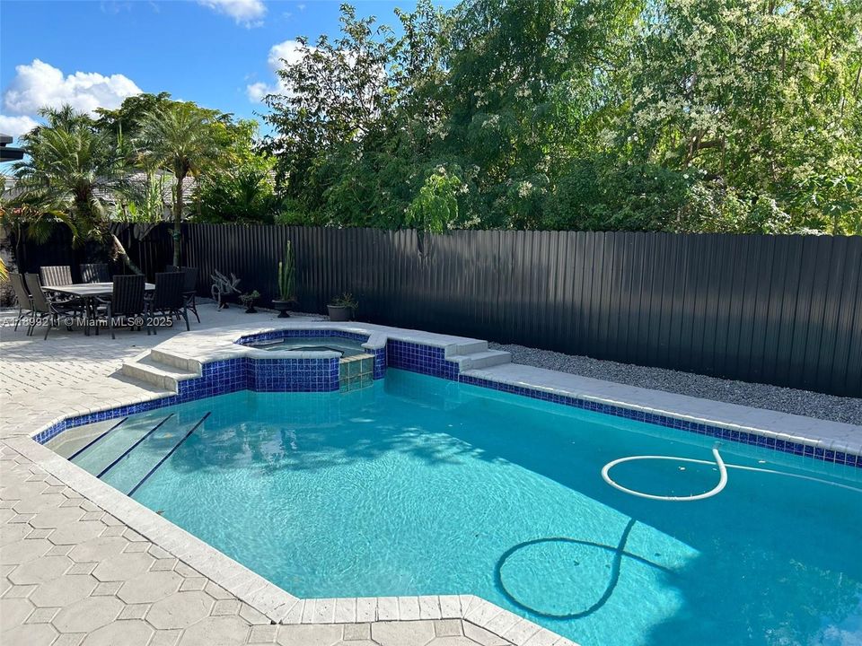 For Sale: $980,000 (4 beds, 3 baths, 2504 Square Feet)