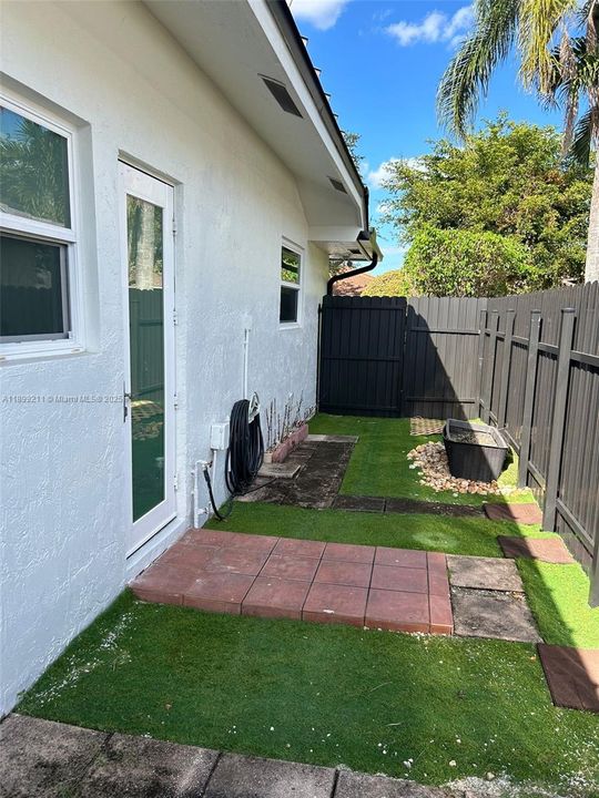 For Sale: $980,000 (4 beds, 3 baths, 2504 Square Feet)