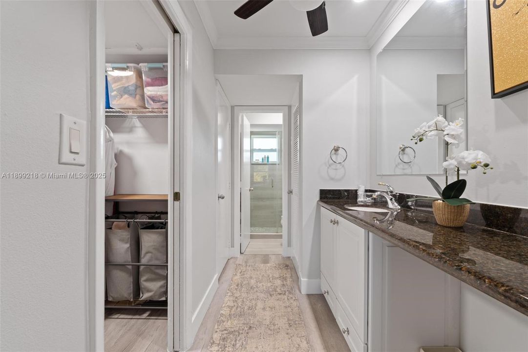 На продажу: $350,000 (1 спален, 1 ванн, 850 Квадратных фут)