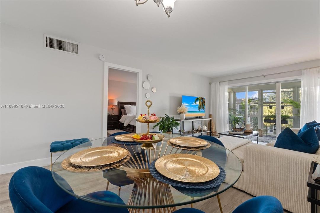 На продажу: $350,000 (1 спален, 1 ванн, 850 Квадратных фут)