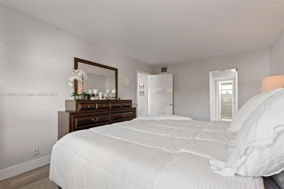 На продажу: $350,000 (1 спален, 1 ванн, 850 Квадратных фут)