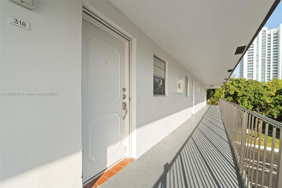 На продажу: $350,000 (1 спален, 1 ванн, 850 Квадратных фут)