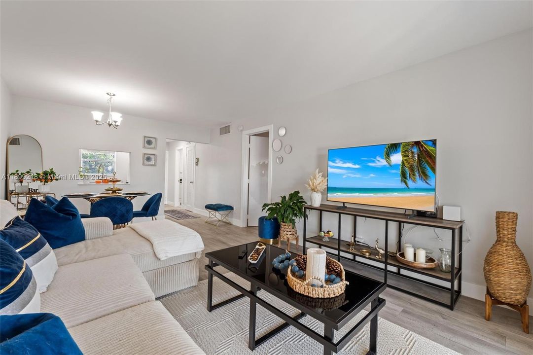 На продажу: $350,000 (1 спален, 1 ванн, 850 Квадратных фут)