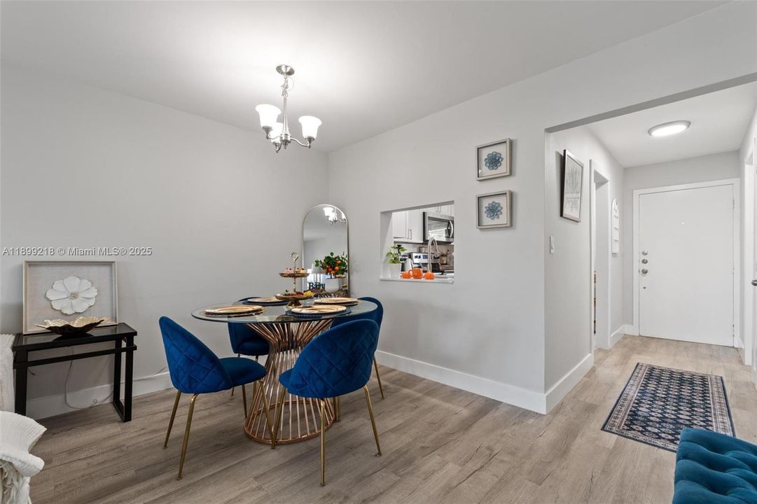 На продажу: $350,000 (1 спален, 1 ванн, 850 Квадратных фут)