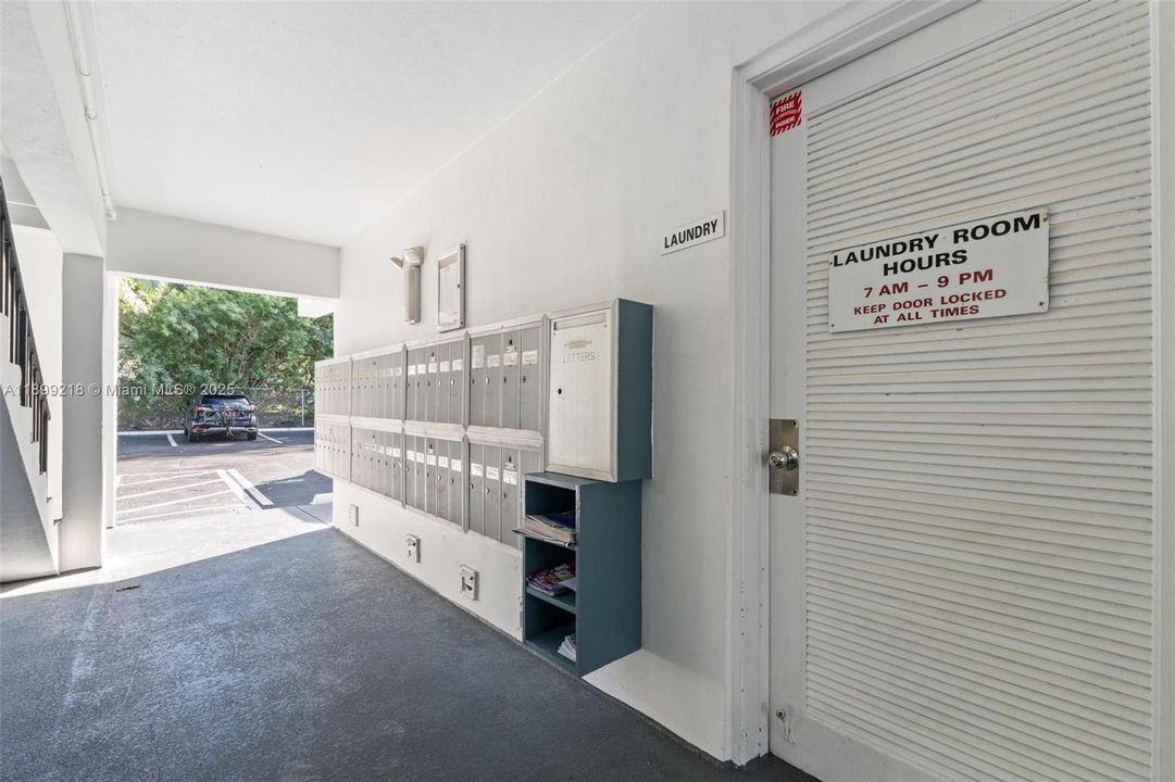 На продажу: $350,000 (1 спален, 1 ванн, 850 Квадратных фут)