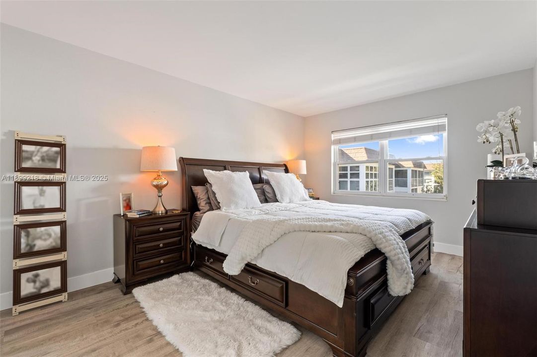 На продажу: $350,000 (1 спален, 1 ванн, 850 Квадратных фут)