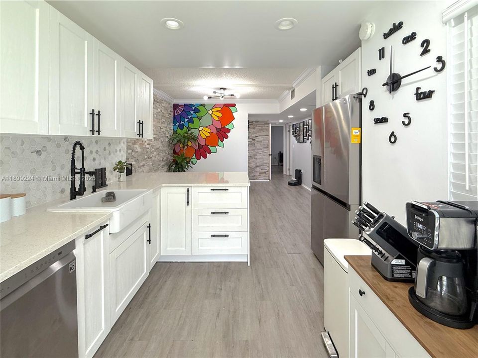 Active With Contract: $170,000 (2 beds, 2 baths, 1016 Square Feet)