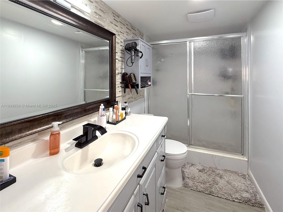 Active With Contract: $170,000 (2 beds, 2 baths, 1016 Square Feet)