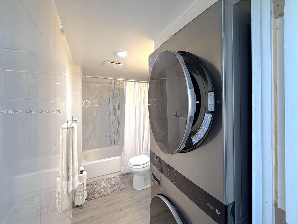 Active With Contract: $170,000 (2 beds, 2 baths, 1016 Square Feet)