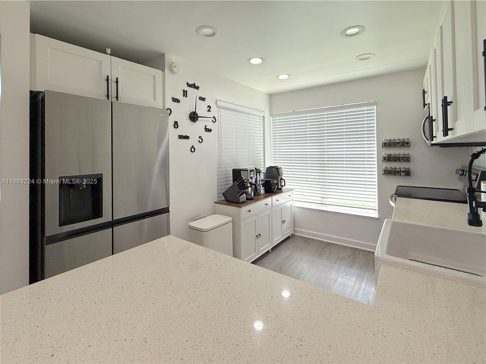 Active With Contract: $170,000 (2 beds, 2 baths, 1016 Square Feet)