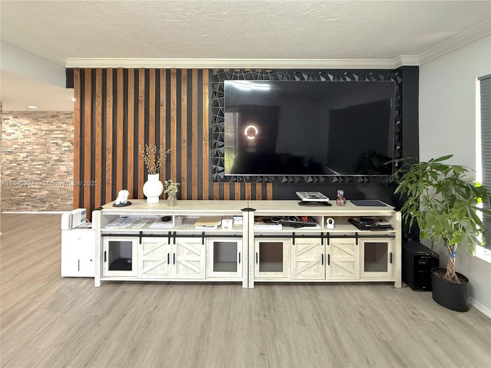 Active With Contract: $170,000 (2 beds, 2 baths, 1016 Square Feet)