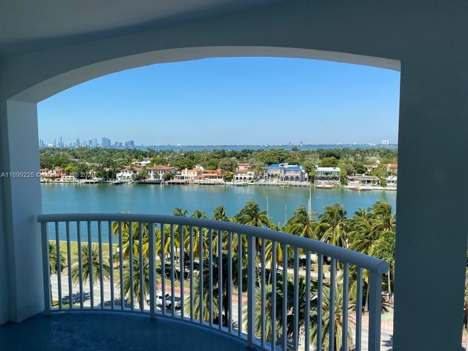 For Rent: $2,600 (1 beds, 1 baths, 570 Square Feet)