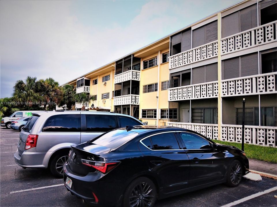 Recently Rented: $1,695 (1 beds, 1 baths, 746 Square Feet)