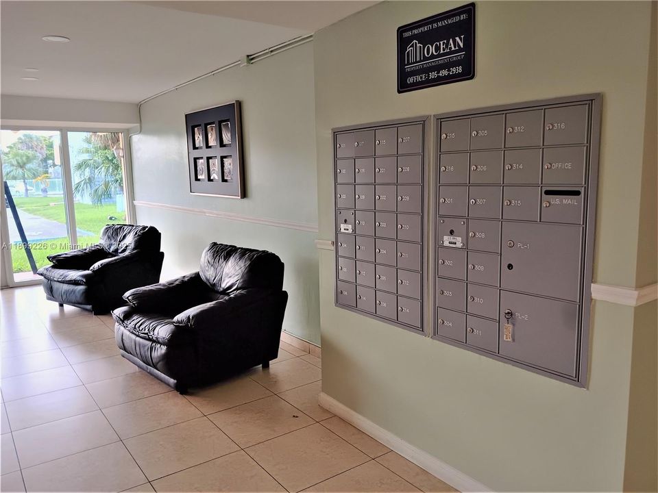 Recently Rented: $1,695 (1 beds, 1 baths, 746 Square Feet)