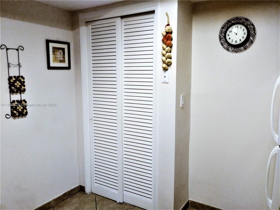 Recently Rented: $1,695 (1 beds, 1 baths, 746 Square Feet)