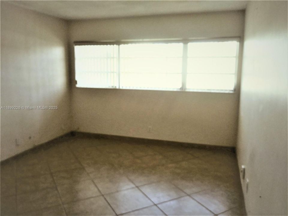 Recently Rented: $1,695 (1 beds, 1 baths, 746 Square Feet)