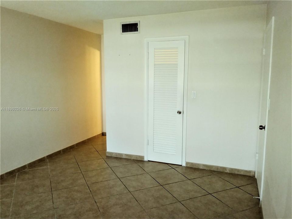 Recently Rented: $1,695 (1 beds, 1 baths, 746 Square Feet)