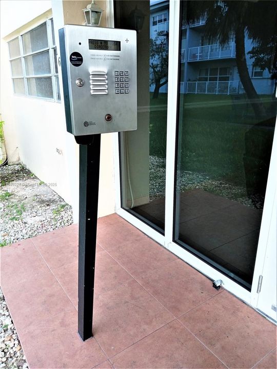 Recently Rented: $1,695 (1 beds, 1 baths, 746 Square Feet)